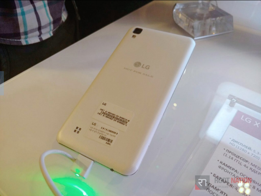 LG X Power trasera