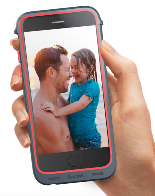 iPhone 6s con carcasa iXpand en la mano