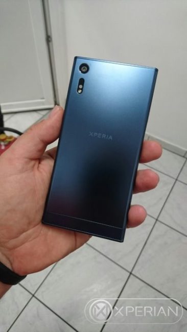 xperia f8331 trasera