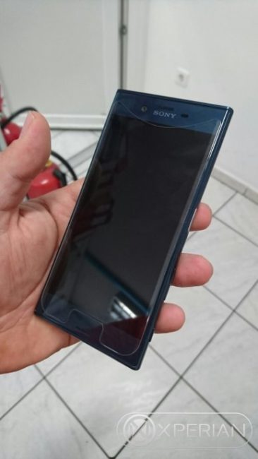 frontal xperia f8331