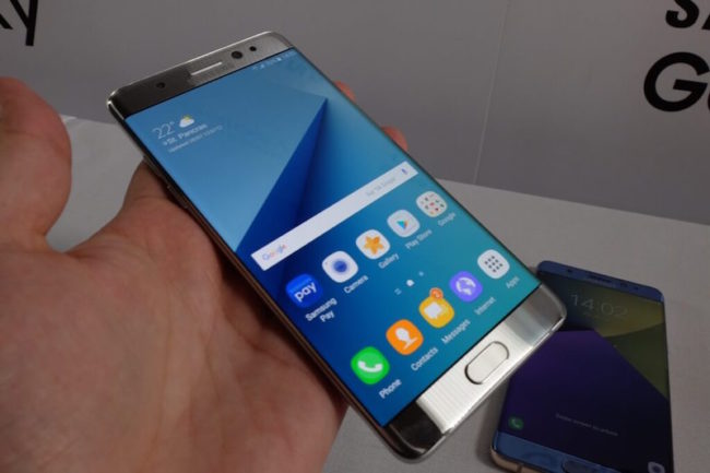 Samsung Galaxy Note 7 en mano
