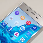 Sony Xperia XZ detalle del auricular y pantalla