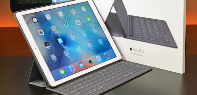 iPad Pro keyboard connector
